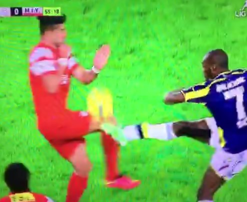 Yine F.Bahçe yine penaltı itirazı