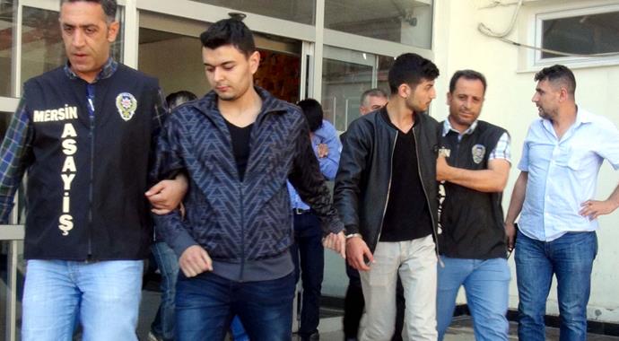 Suriyeli genci 'ne bakıyorsun' deyip öldürdüler!