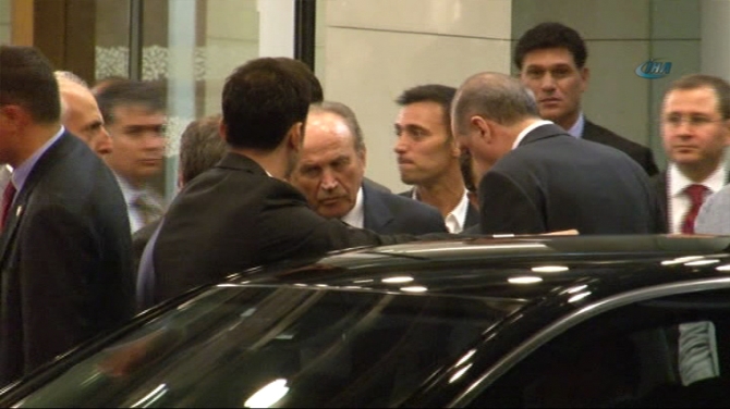 Mustafa Sandal, Başbakan Erdoğan'ı böyle karşıladı
