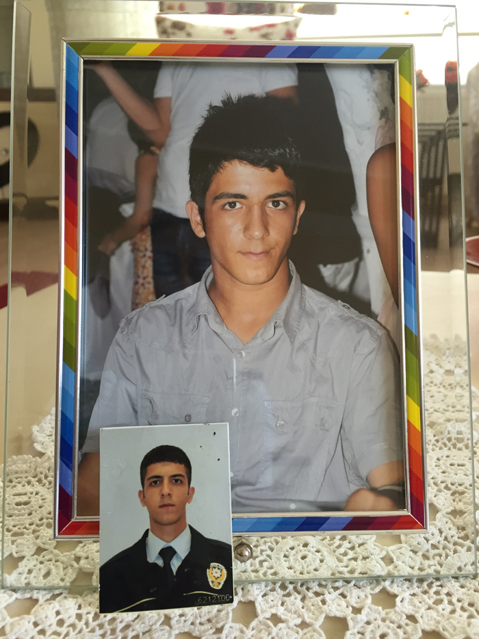 Oğlunun şehit olduğuna inanmayan anne bunu yaptı!