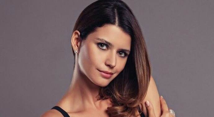 Beren Saat herkesi şaşırttı! İşte yeni mesleği
