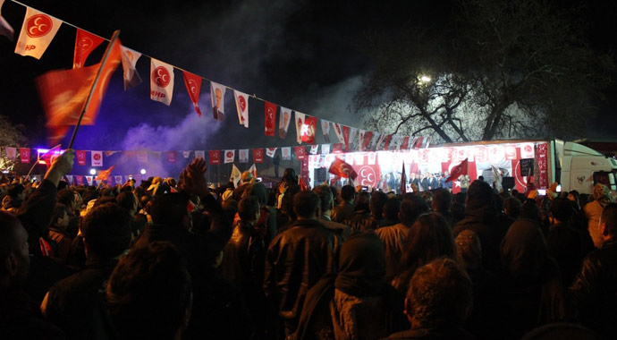 Devlet Bahçeli'den gece yarısı mitingi