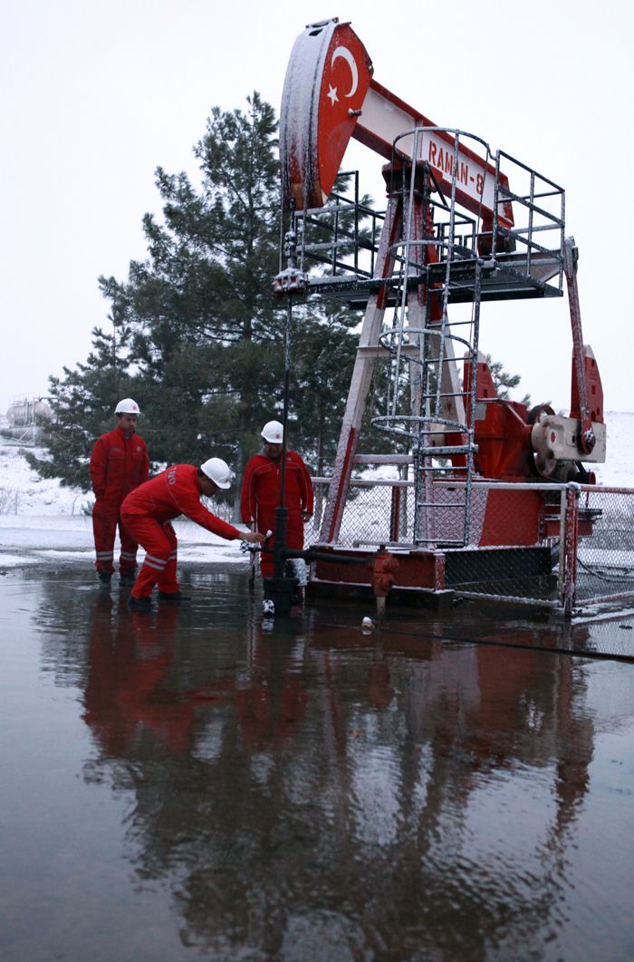 67 senedir petrol fışkırıyor