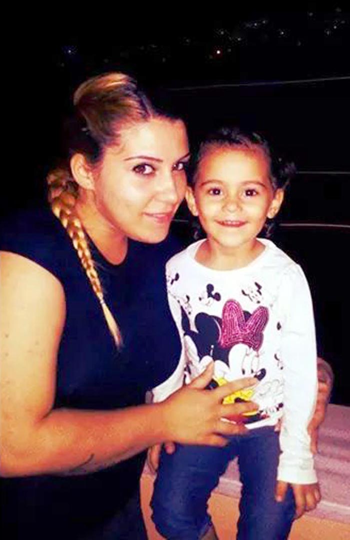 Anne, 2,5 yaşındaki kızının cenaze törenine alınmadı!