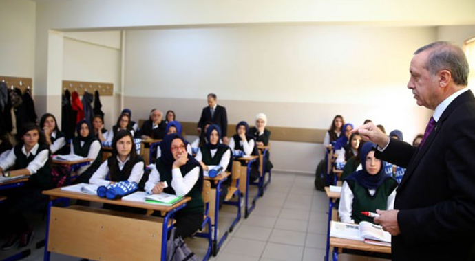 Erdoğan başarısının sırrını tahtaya yazdı!