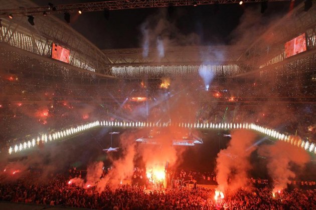 Arena'da görkemli kutlama!