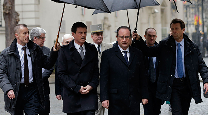 Valls: 'Enkazdaki arama çalışmaları uzun sürebilir'