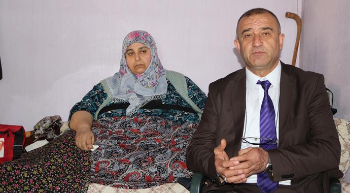 250 kiloluk kadın battaniye ile taşındı