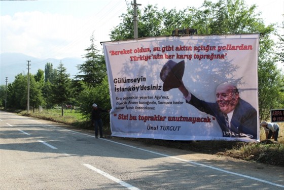 Demirel'in mezarı başında dikkat çeken ayrıntı!