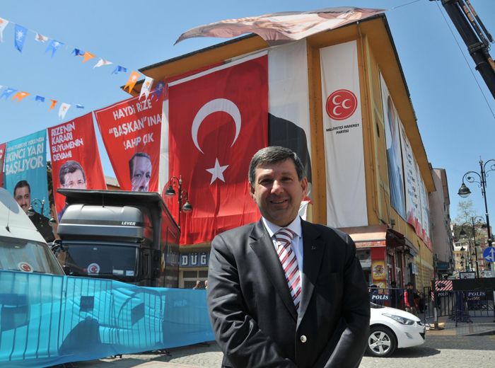 MHP'li aday posterini kapatan AK partililere teşekkür etti
