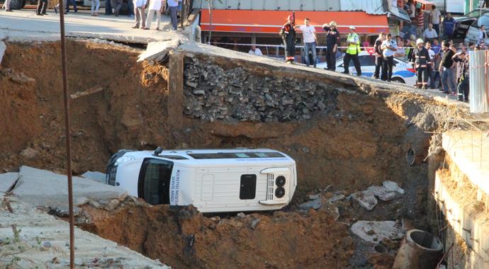 Üsküdar'da AVM inşaatında göçük