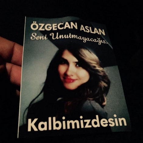 Demet Akalın Özgecan'ın ailesiyle buluştu