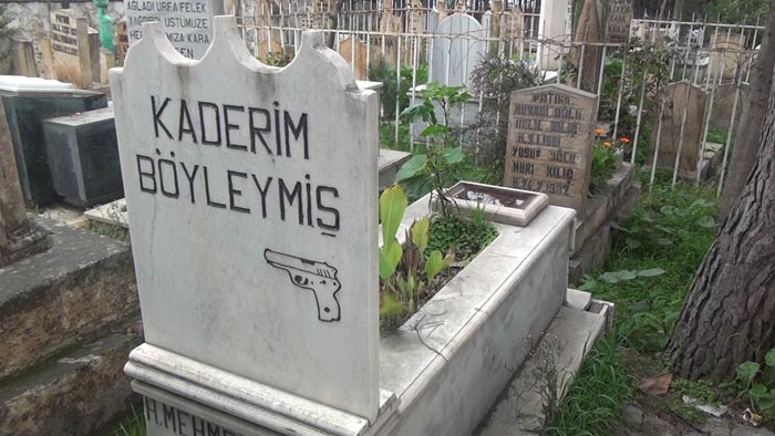 Onların ölüm sebepleri mezar taşlarında gizli!