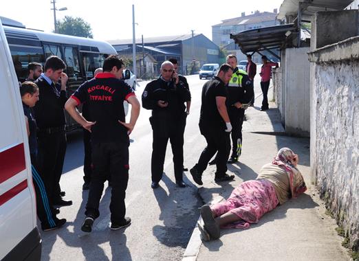 İş bulamadı, kadın kıyafetleri giyerek sokağa çıktı