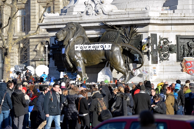 Paris'te Cumhuriyet Yürüyüşü