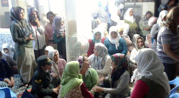 Dağlıca'da şehit olan askerlerin evine ateş düştü!