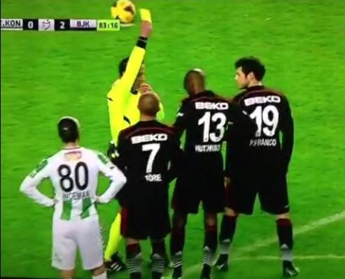 Beşiktaş'ta kırmızı kart gören Atiba derbide yok
