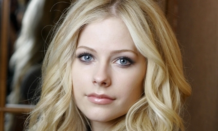 Avril Lavigne'nin beyninde tümör olduğu iddia edildi