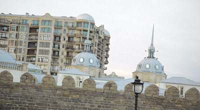 Bakü'de tarihle modernizm iç içe