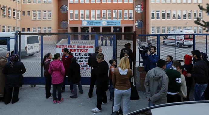 Başkent'te öğrenci müdür yardımcısını silahla vurdu
