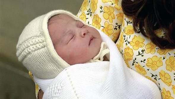 Dünyanın beklediği bebek yüzünü gösterdi