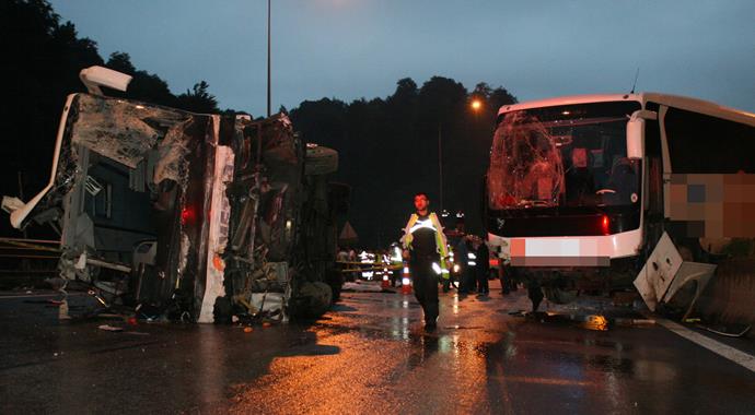Sabaha karşı korkunç kaza! 6 ölü, çok sayıda yaralı