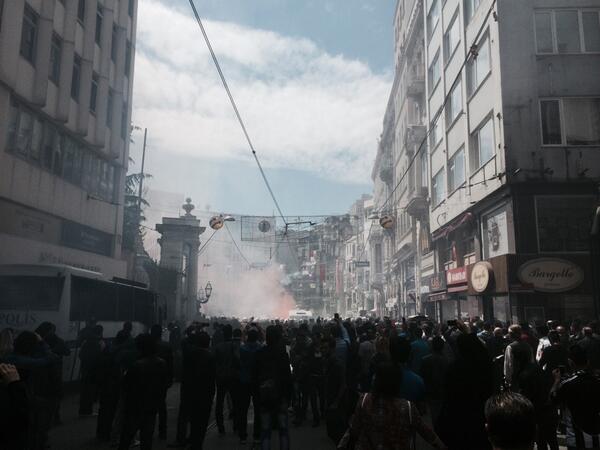 Flaş!.. Taksim'de taraftarlara polis müdahalesi!