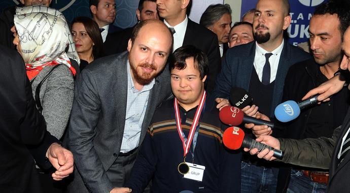 Bilal Erdoğan engellilerle birlikte ok attı