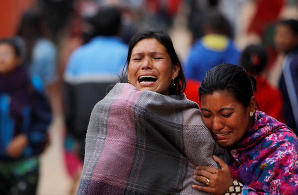 Nepal 7.9 ile yıkıldı!