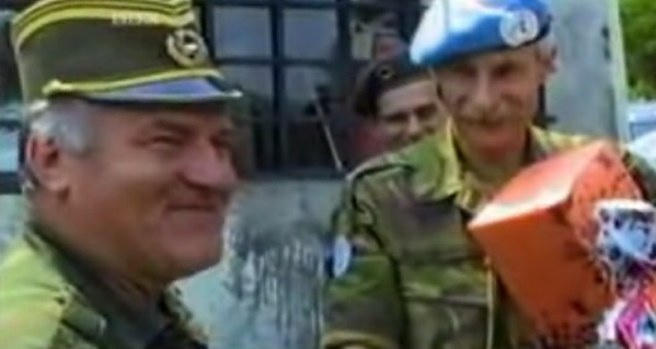 Srebrenica'da kurbanların cenazesi Potoçari Mezarlığı'nda