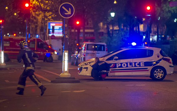 Paris'te 6 ayrı saldırı: 120'den fazla ölü var