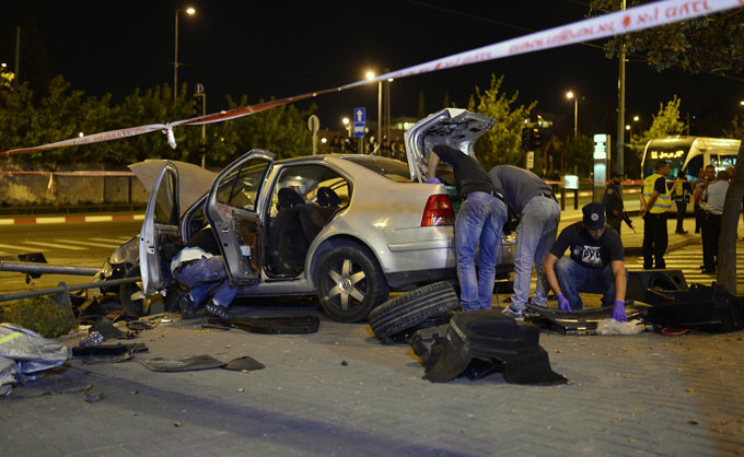 Kudüs'te otomobil tramvay durağına daldı, Netanyahu 'saldırı' dedi