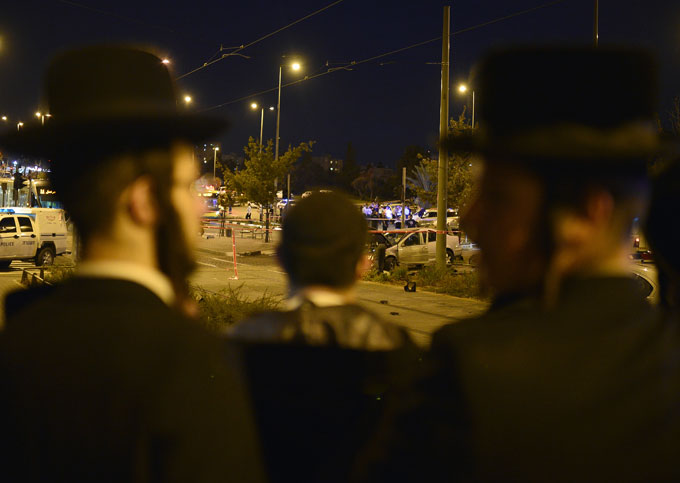 Kudüs'te otomobil tramvay durağına daldı, Netanyahu 'saldırı' dedi