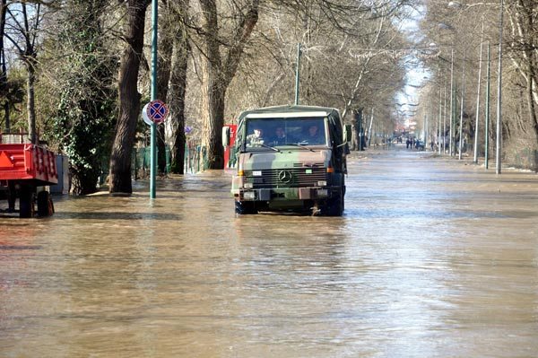 Edirne'de alarm verildi! Yüzlerce kişi tahliye ediliyor