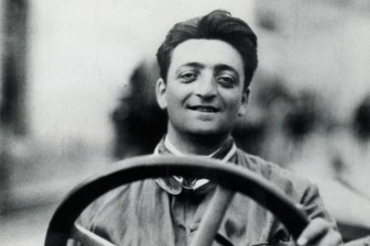 Mesut Özil için hayrete düşüren benzerlik!