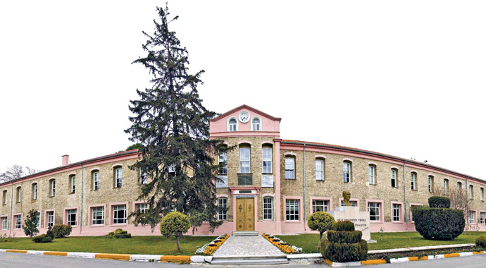 İstanbul Sabahattin Zaim Üniversitesi Rektörü Prof. Dr. Mehmet Bulut: Üç dil öğretiyoruz