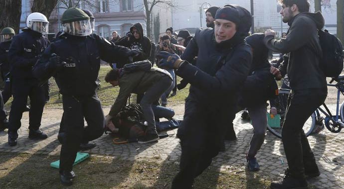 İki yüzlü Alman medyası