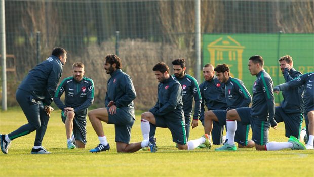 Gökhan Töre ve Hakan Çalhanoğlu yan yana!
