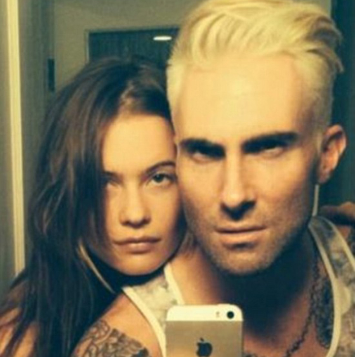 Maroon 5'in solisti Adam Levine sarışın oldu!