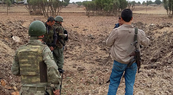 Diyarbakır'da Ak Parti konvoyuna bombalı tuzak