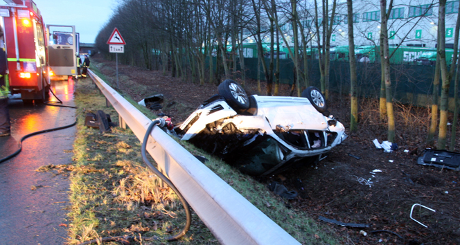 Wolfsburg'un genç futbolcusu Junior Malanda trafik kazasında öldü