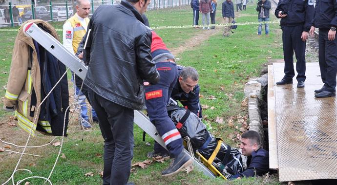 Yaşlı adamın cesedini çocuklar buldu