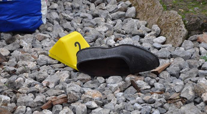 Yaşlı adamın cesedini çocuklar buldu