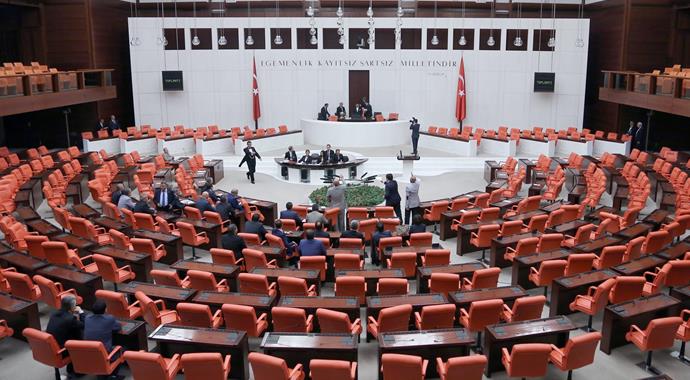 Boş Meclis'te kavga çıktı!