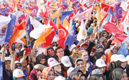 Milyonlar Başbakan'ı bağrına bastı