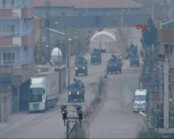 Cizre'de olaylı gece