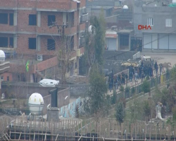 Cizre'de olaylı gece