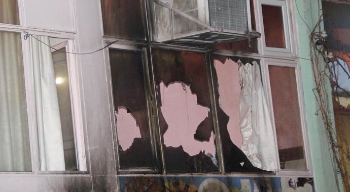 Belediye ve AK Parti binasına molotoflu saldırı