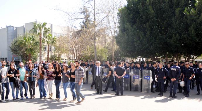 Çevik Kuvvet, provokasyona karşı sırtını döndü