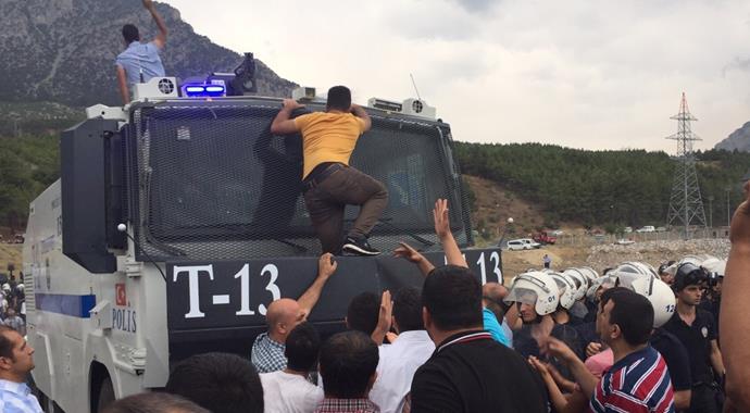 Terörist cenazeleri Pozantı'yı karıştırdı